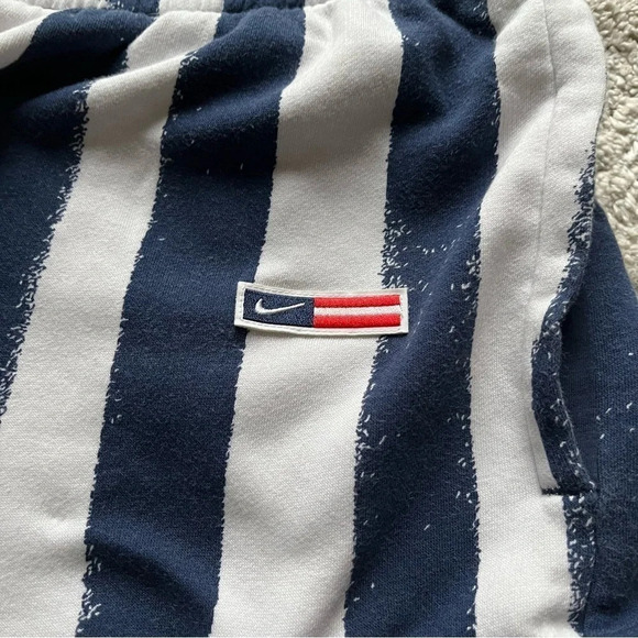 Nike club shorts white blue navy stripe stretchy waist XL - Picture 5 of 9